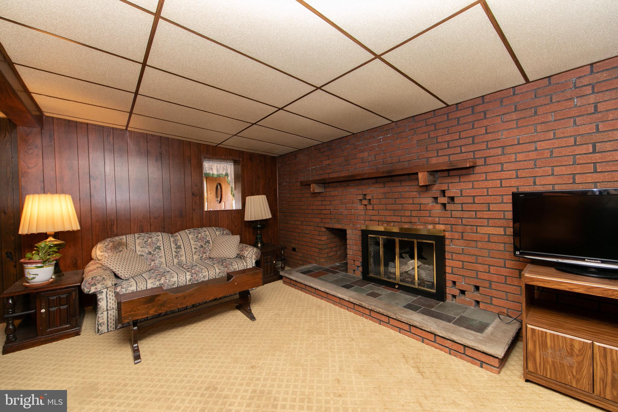 106 West Mill Road Maple Shade, NJ 08052 - Photo 10 of 36 Family Room