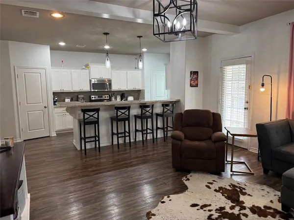 $2,800 | 3420 Summerway Drive, College Station, TX 77845