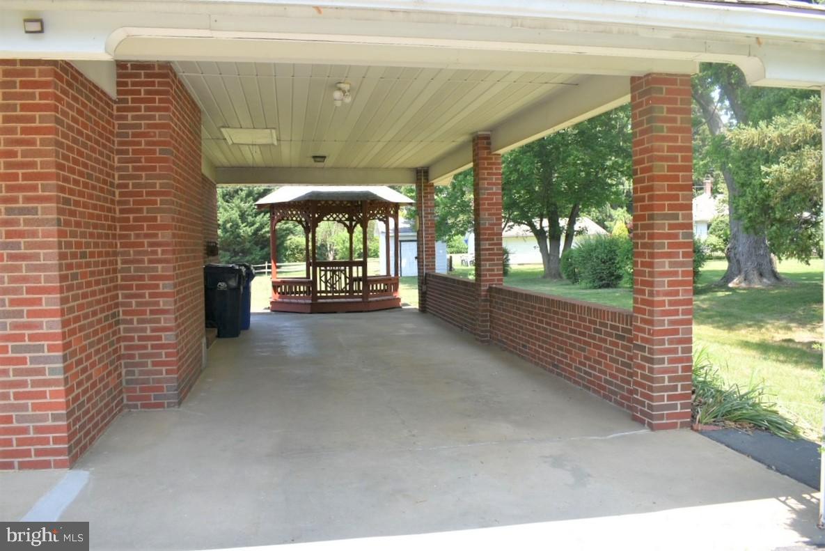 6994 Clover Hill Drive Frederick, MD 21702 - Photo 3 of 21