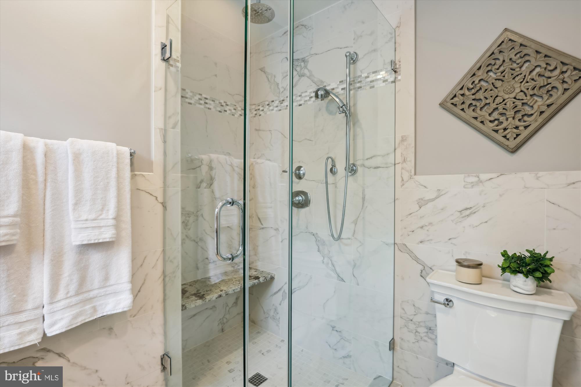 1808 Briar Ridge Court McLean, VA 22101 - Photo 35 of 61 En-suite bathroom