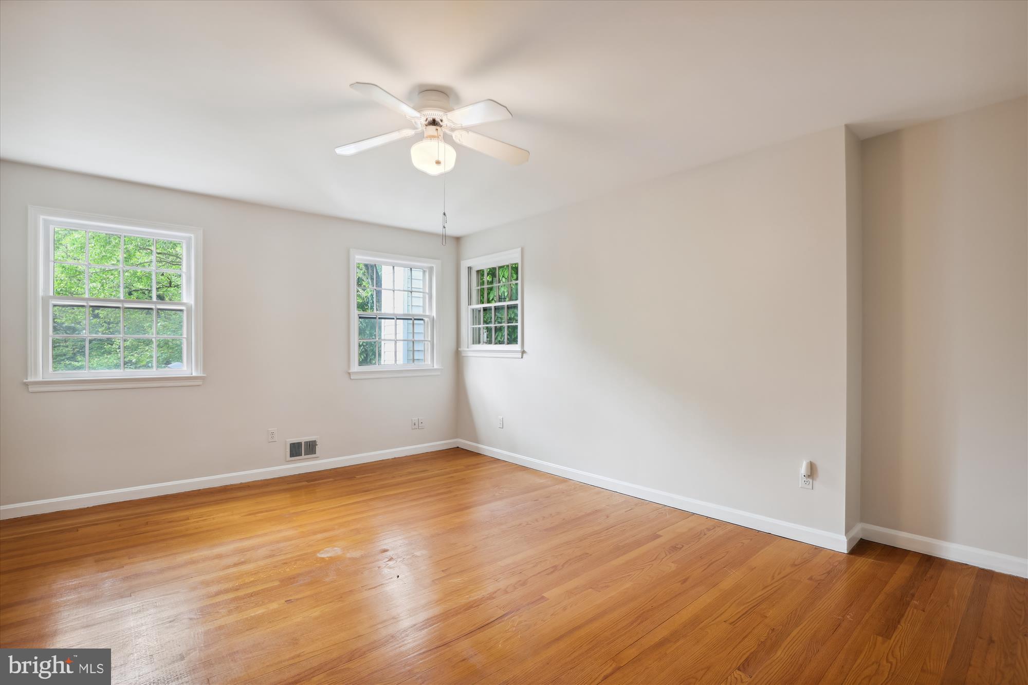 1808 Briar Ridge Court McLean, VA 22101 - Photo 40 of 61 Bedroom 3