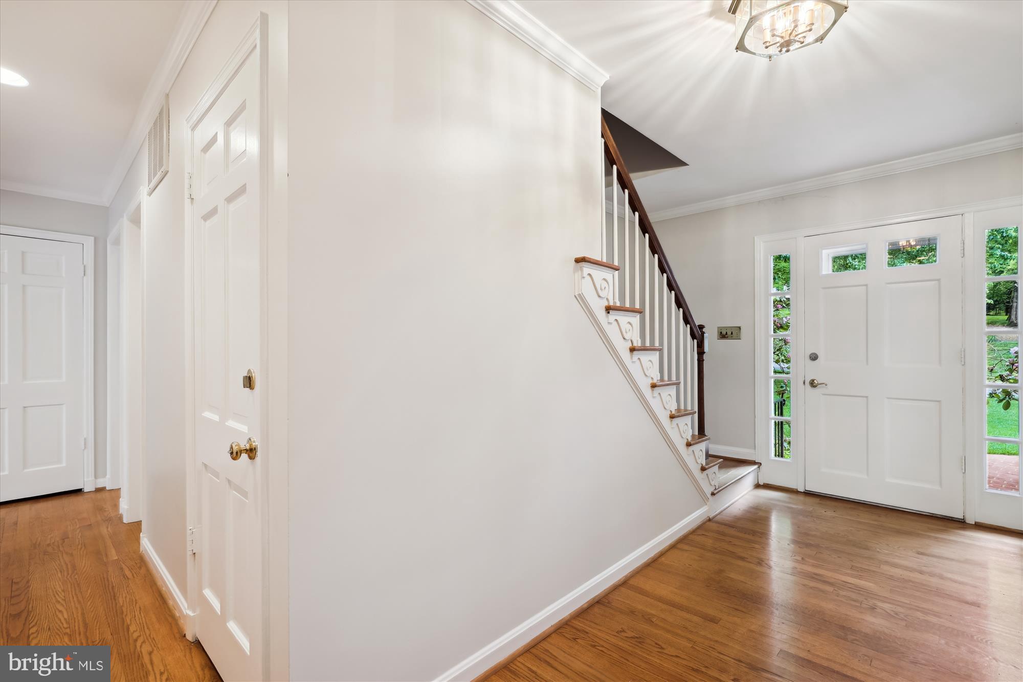 1808 Briar Ridge Court McLean, VA 22101 - Photo 4 of 61 Foyer