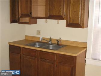 321 South State Road Upper Darby, PA 19082 - Photo 5 of 9