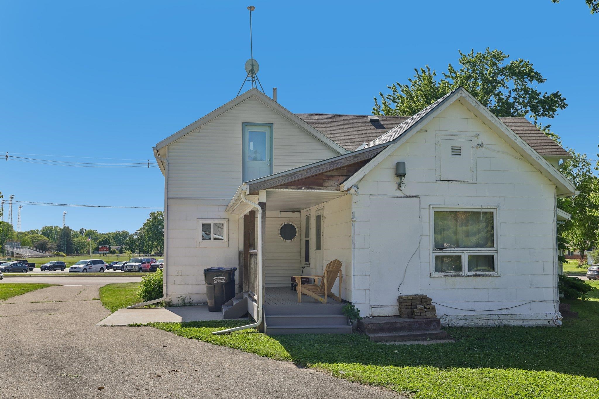 1027 Farnham Street Columbus, WI 53925 - Photo 37 of 39