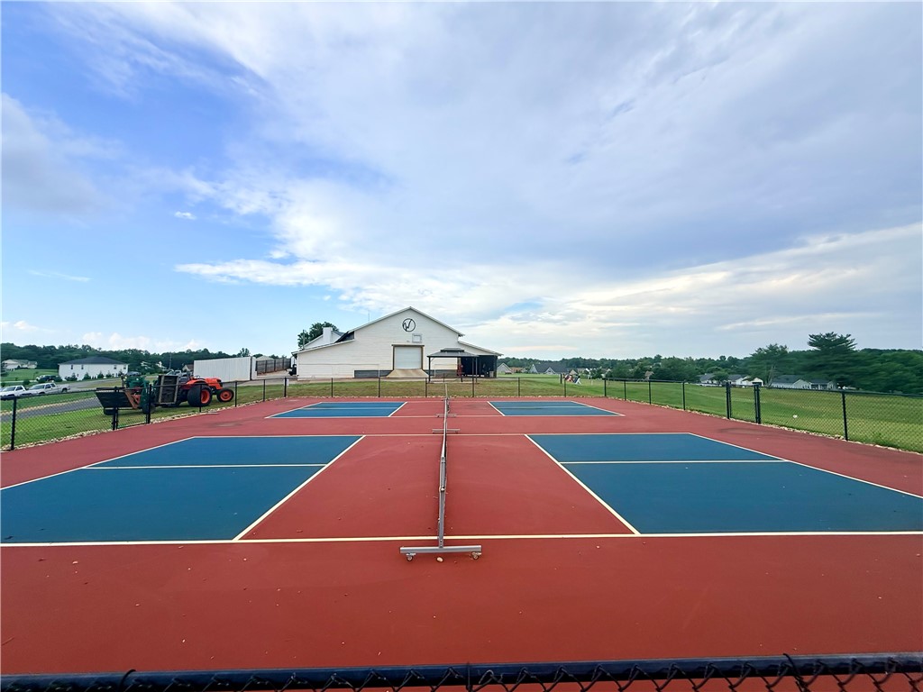 403 Chadwick Lane Walhalla, SC 29691 - Photo 38 of 38 Community Pickleball Courts