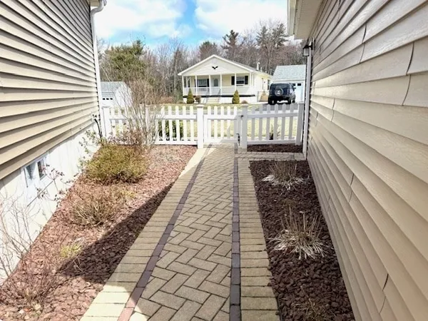 $449,000 | 105 Opal Lane, Gardner, MA 01440