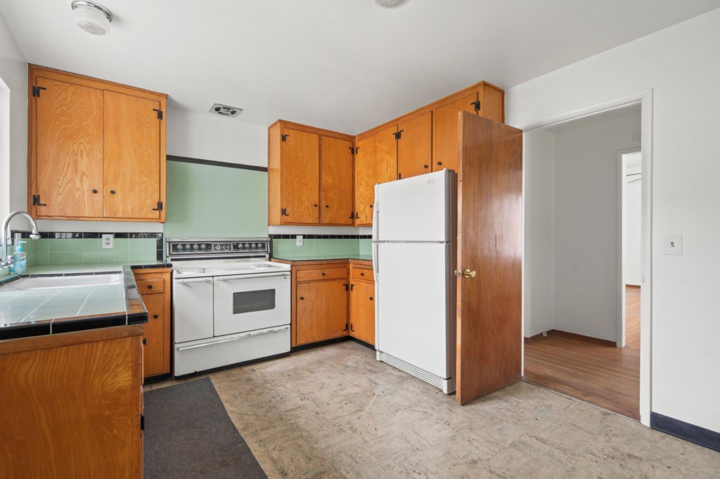 1079 Wheeler Street Seaside, CA 93955 - Photo 8 of 21