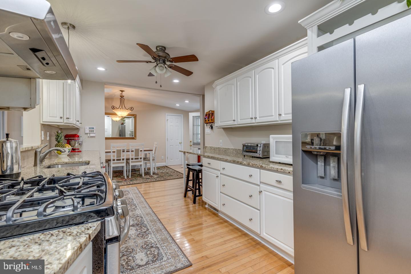 608 Covington Terrace Moorestown, NJ 08057 - Photo 4 of 27