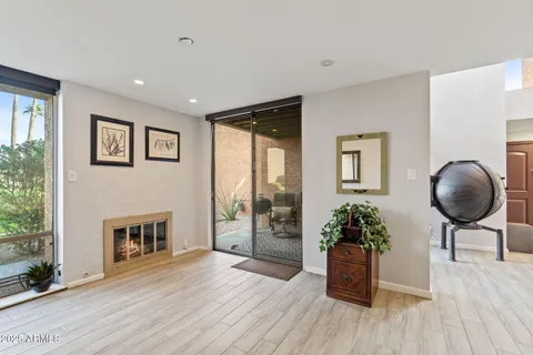 $575,000 | 7401 North Scottsdale Road, Unit 24, Paradise Valley, AZ 85253