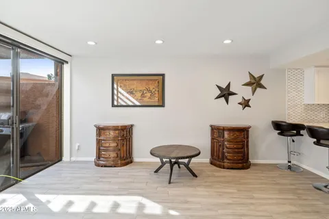 $575,000 | 7401 North Scottsdale Road, Unit 24, Paradise Valley, AZ 85253