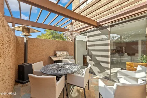 $575,000 | 7401 North Scottsdale Road, Unit 24, Paradise Valley, AZ 85253