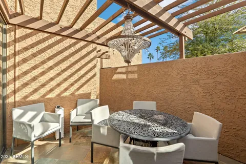 $575,000 | 7401 North Scottsdale Road, Unit 24, Paradise Valley, AZ 85253