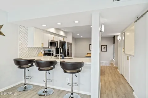 $575,000 | 7401 North Scottsdale Road, Unit 24, Paradise Valley, AZ 85253
