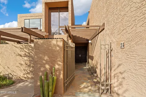 $575,000 | 7401 North Scottsdale Road, Unit 24, Paradise Valley, AZ 85253