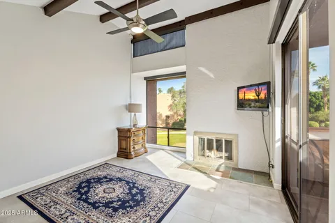 $575,000 | 7401 North Scottsdale Road, Unit 24, Paradise Valley, AZ 85253