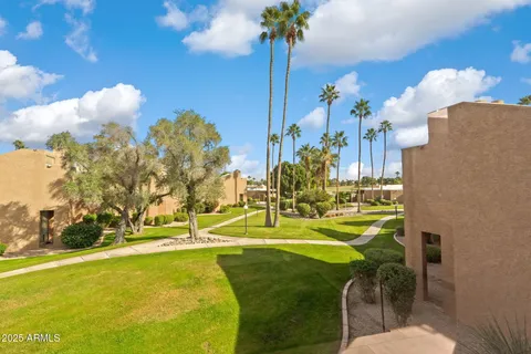 $575,000 | 7401 North Scottsdale Road, Unit 24, Paradise Valley, AZ 85253