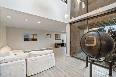$575,000 | 7401 North Scottsdale Road, Unit 24, Paradise Valley, AZ 85253