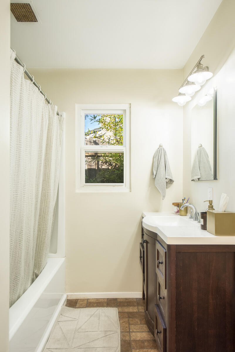 Undisclosed Address Santa Barbara, CA 93109 - Photo 19 of 37 Bathroom #1