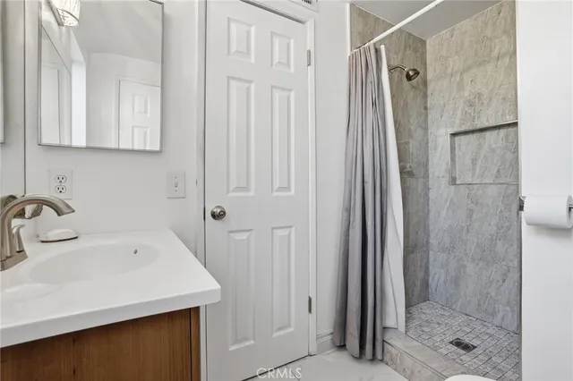 $850,000 | 18927 Claycrest Drive, Canyon Country, CA 91351