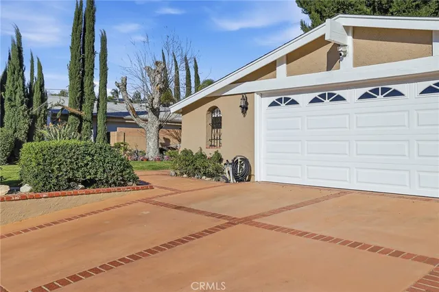 $850,000 | 18927 Claycrest Drive, Canyon Country, CA 91351