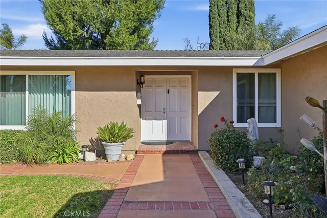 $850,000 | 18927 Claycrest Drive, Canyon Country, CA 91351