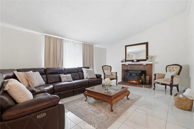 $850,000 | 18927 Claycrest Drive, Canyon Country, CA 91351