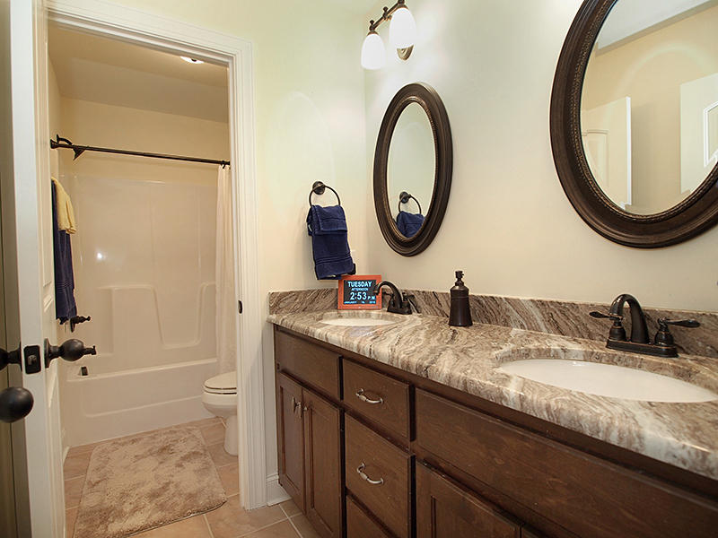 585 Burning Tree Road Pinehurst, NC 28374 - Photo 19 of 30 xbath1