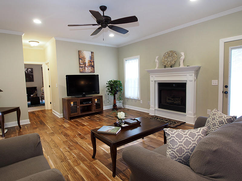 585 Burning Tree Road Pinehurst, NC 28374 - Photo 6 of 30 living5