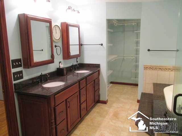 1395 Rutledge Court Temperance, MI 48182 - Photo 15 of 25