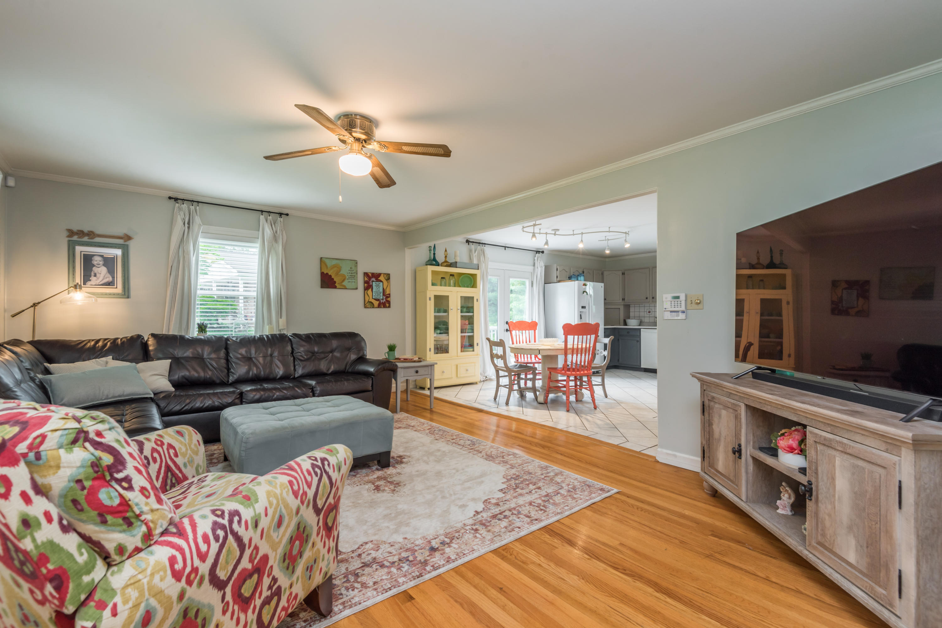 108 Daniel Lane Oak Ridge, TN 37830 - Photo 5 of 40 B3_108DanielLn-9