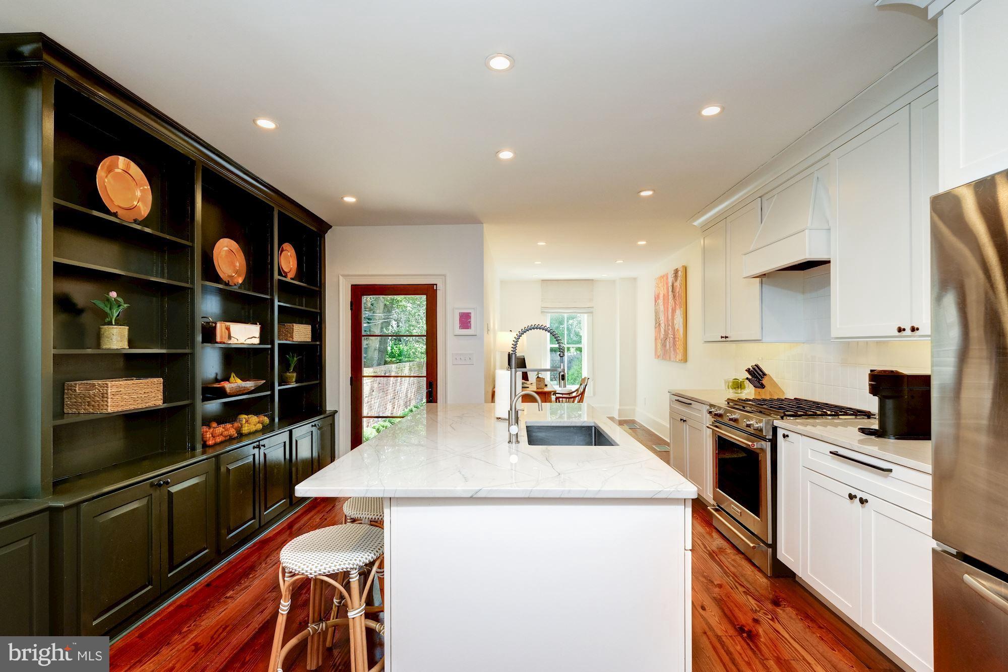 210 6th Street Southeast Washington, DC 20003 - Photo 12 of 38 Wall of built ins