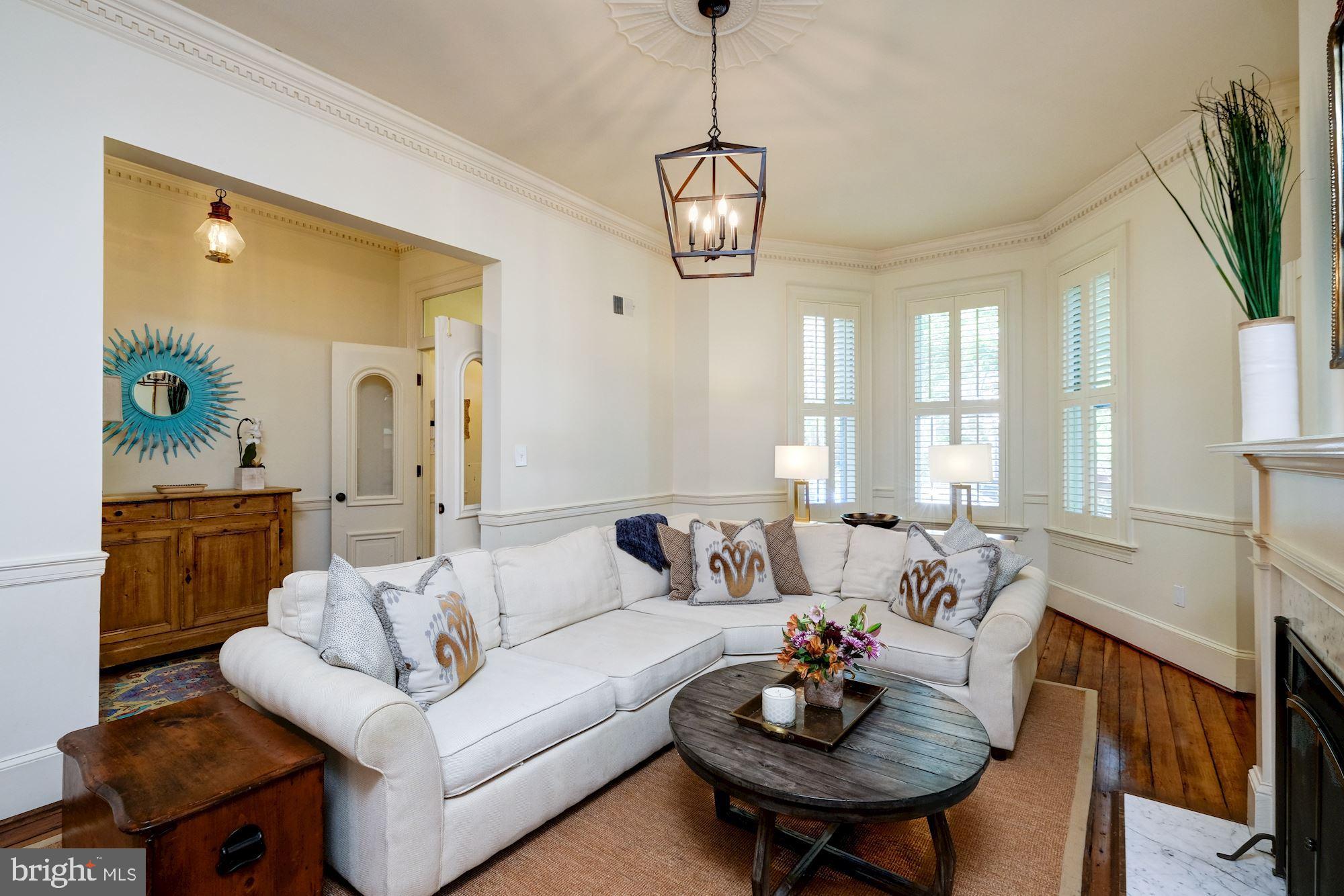 210 6th Street Southeast Washington, DC 20003 - Photo 7 of 38 Bay windows