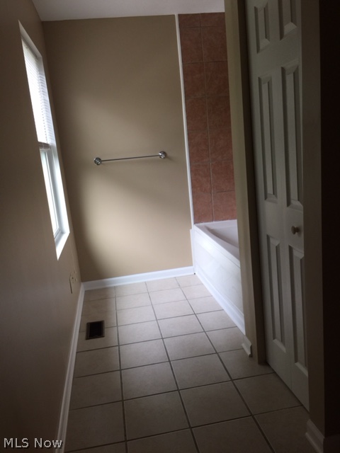 1085 Krumroy Road Akron, OH 44306 - Photo 23 of 25