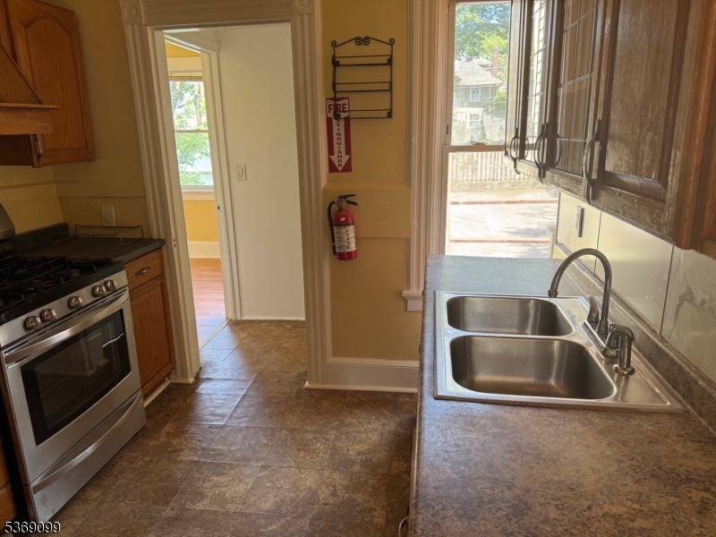 30 Riggs Place, Unit 1 South Orange, NJ 07079 - Photo 11 of 16