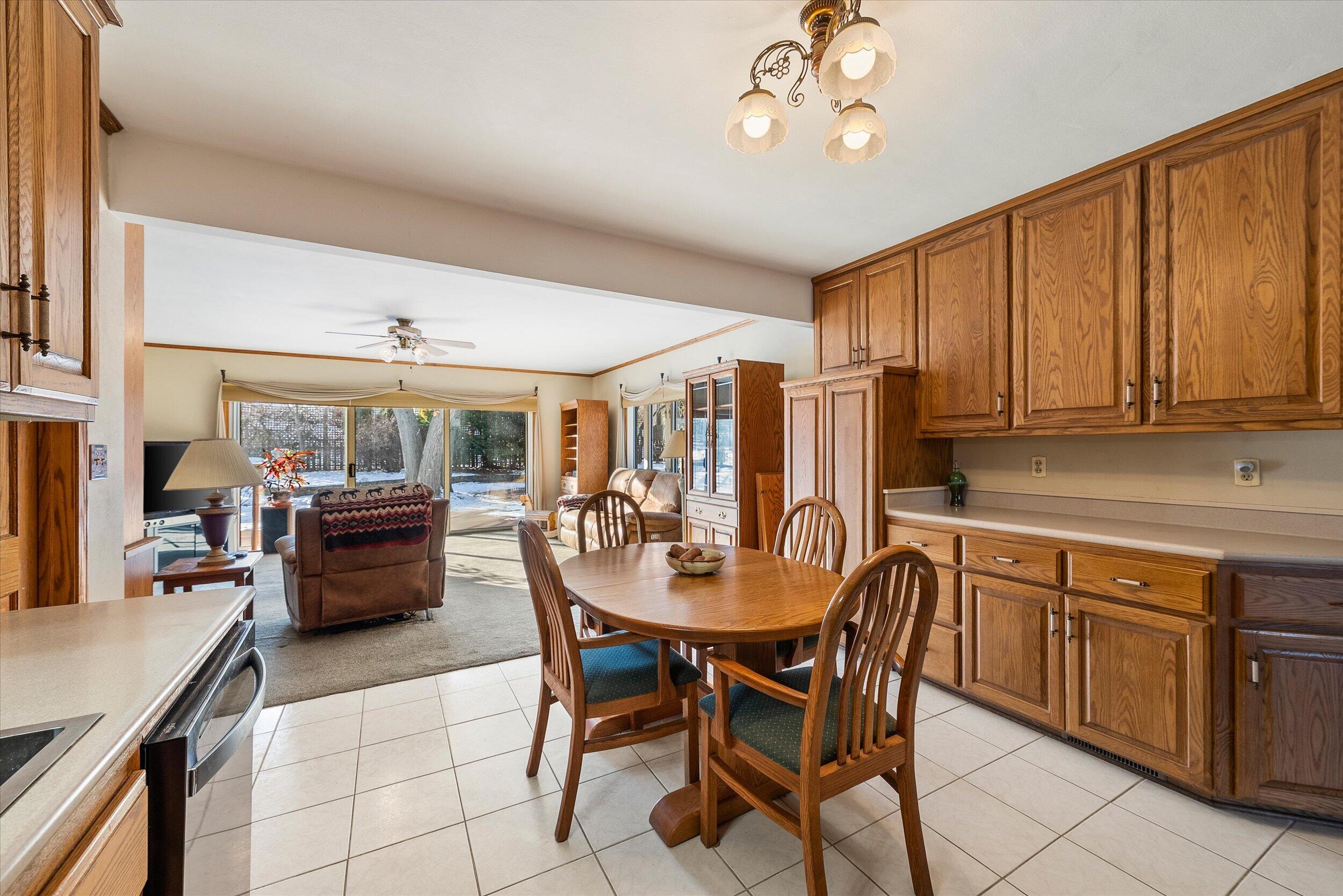 325 East Whitefish Road Port Washington, WI 53074 - Photo 10 of 44 10-Kitchen