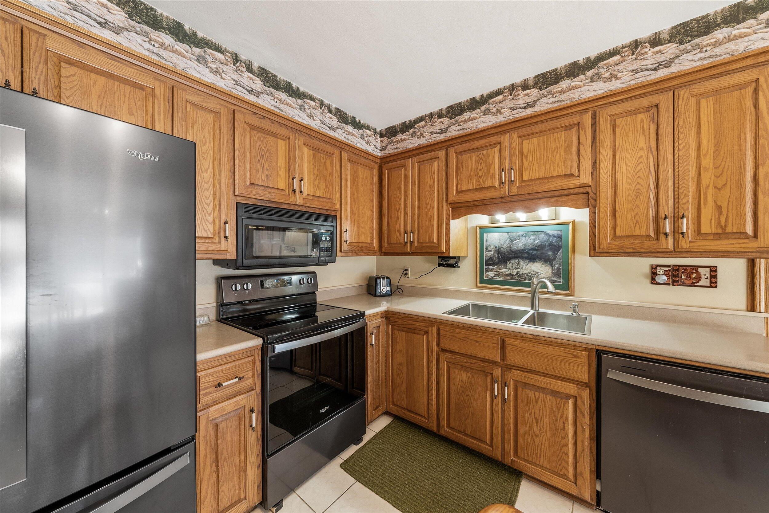 325 East Whitefish Road Port Washington, WI 53074 - Photo 11 of 44 11-Kitchen