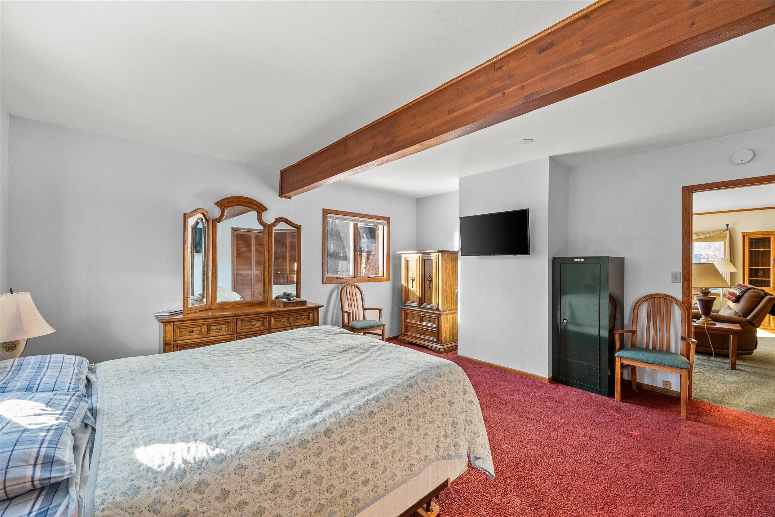 325 East Whitefish Road Port Washington, WI 53074 - Photo 14 of 44 14-Bedroom