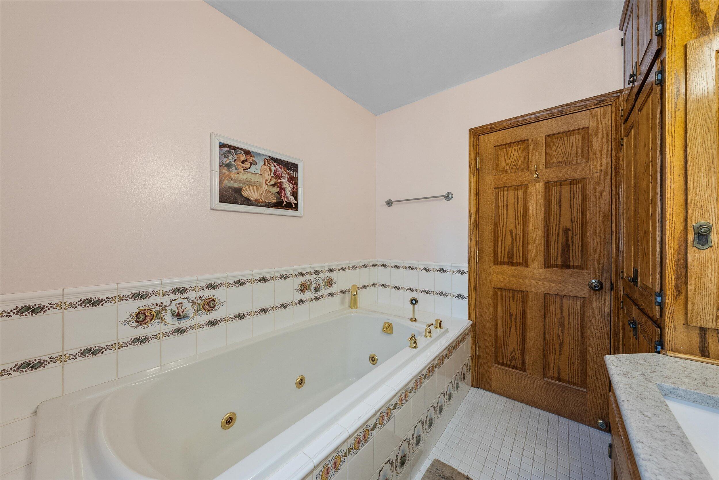 325 East Whitefish Road Port Washington, WI 53074 - Photo 16 of 44 16-Bathroom