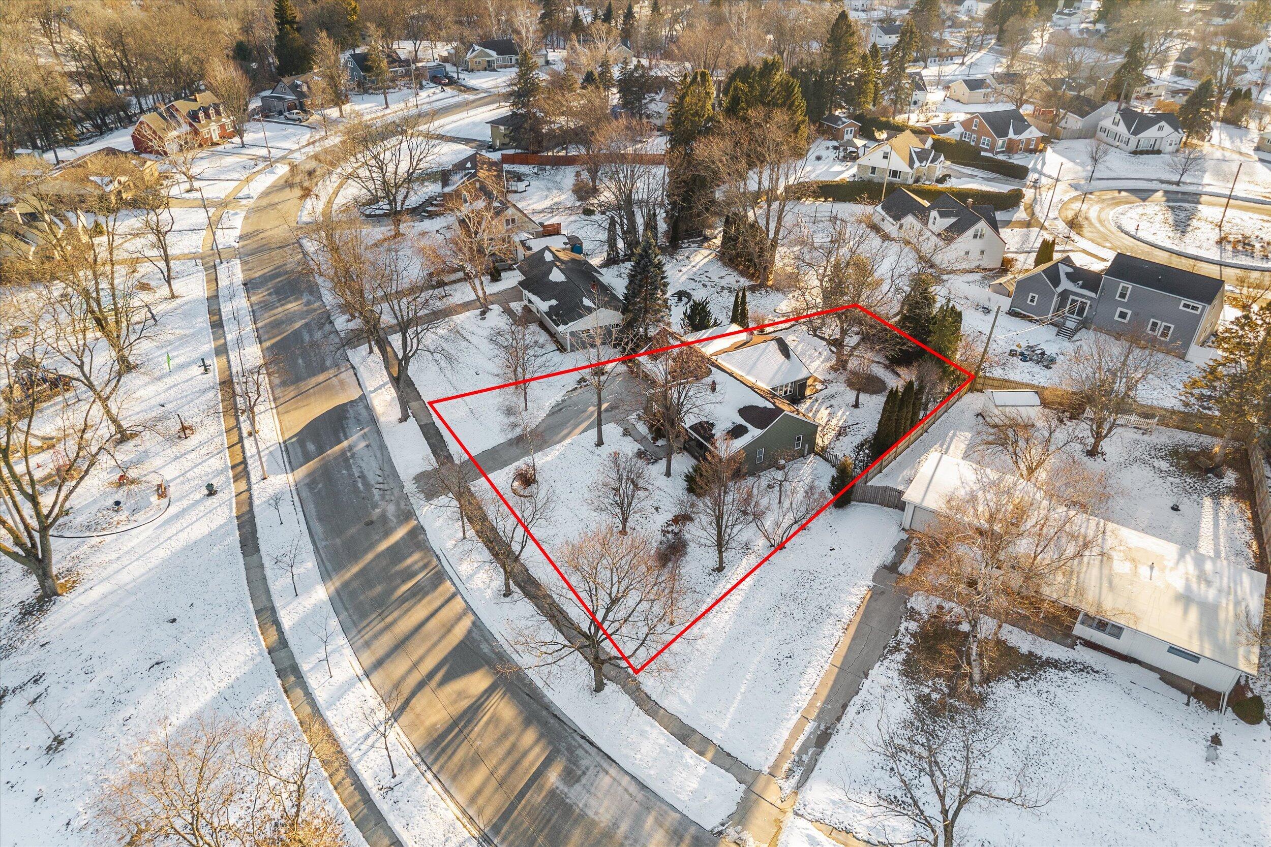 325 East Whitefish Road Port Washington, WI 53074 - Photo 37 of 44 38-Aerial