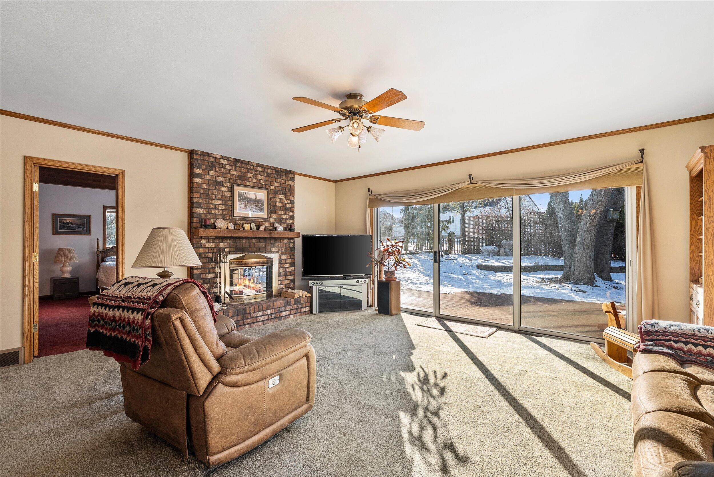 325 East Whitefish Road Port Washington, WI 53074 - Photo 3 of 44 03-Family Room