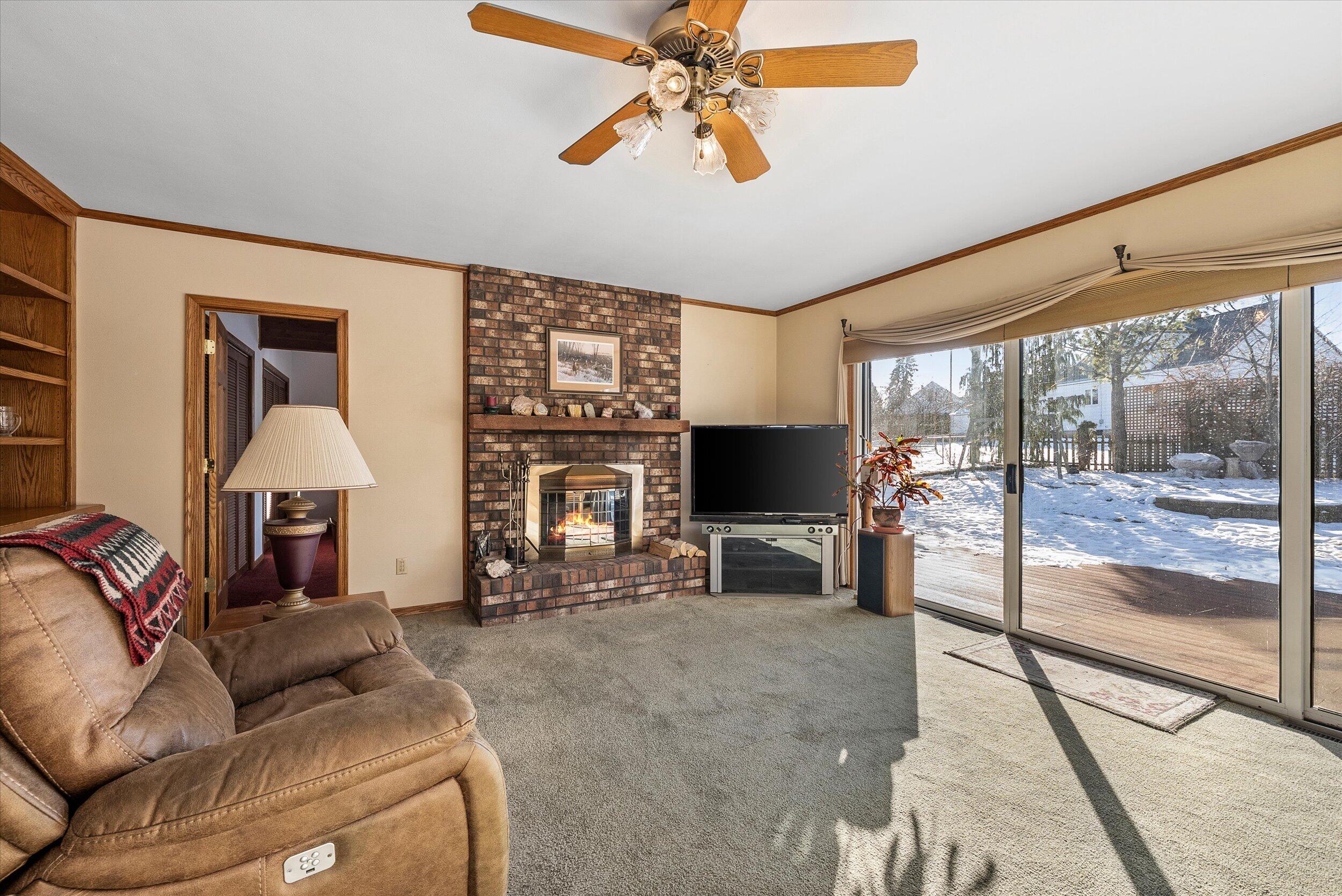 325 East Whitefish Road Port Washington, WI 53074 - Photo 5 of 44 05-Family Room