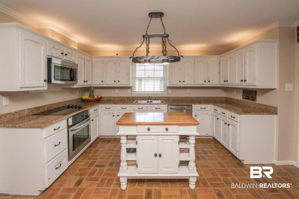 558 Shenandoah Road West Mobile, AL 36608 - Photo 10 of 32