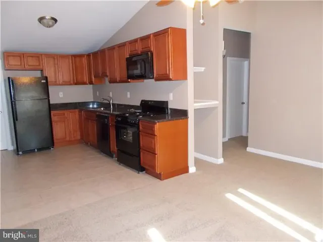 $2,200 | 660 Windsor Avenue, Maple Shade, NJ 08052