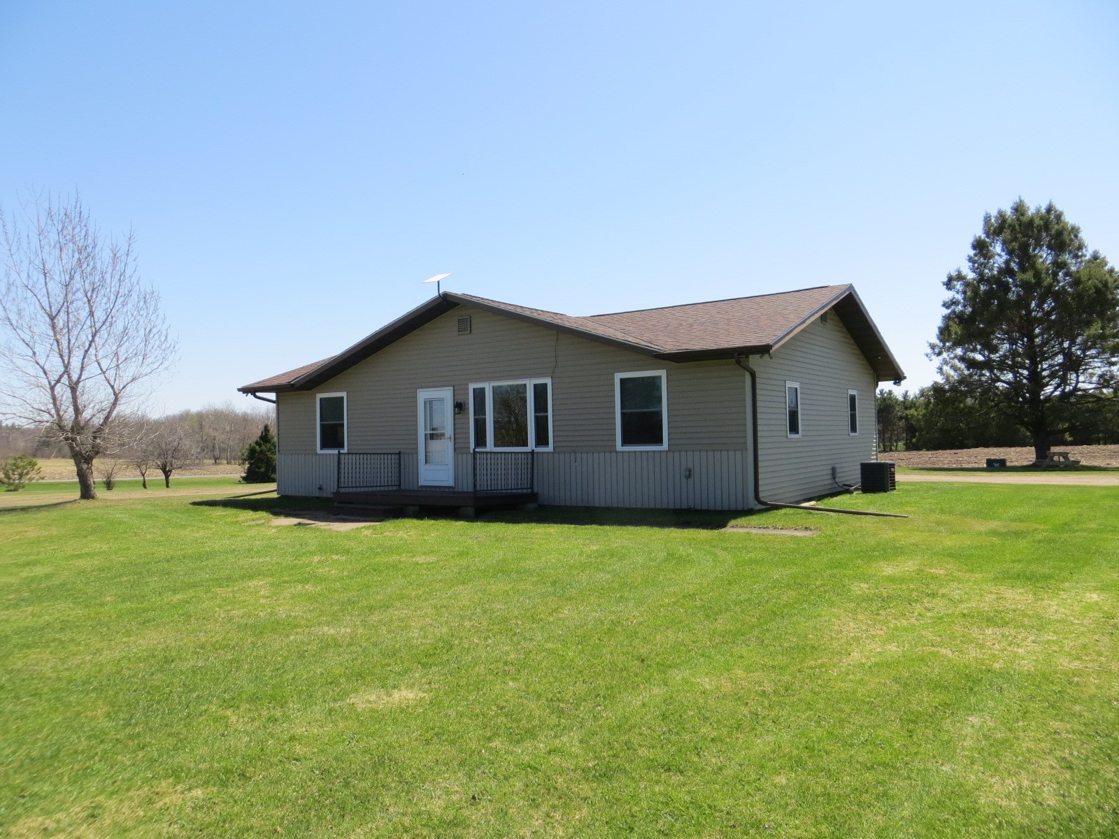 1810 East Main Street Gilman, WI 54433 - Photo 6 of 29