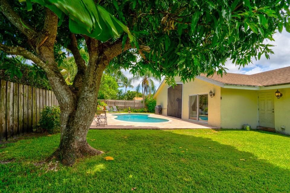 11335 Woodchuck Drive Boca Raton, FL 33428 - Photo 15 of 21 Backyard-Pool