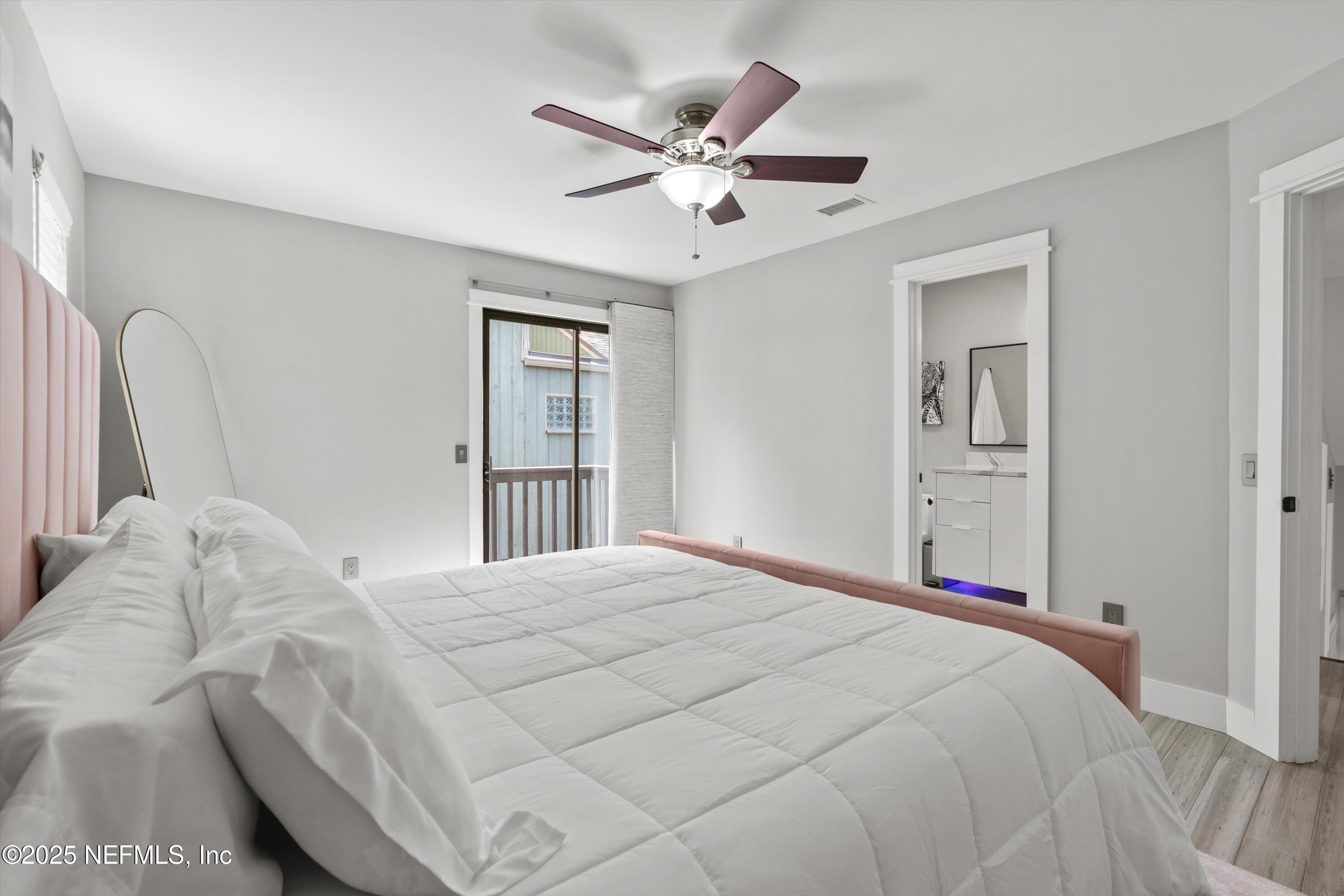 338 Magnolia Street Atlantic Beach, FL 32233 - Photo 18 of 26 17-Primary Bedroom
