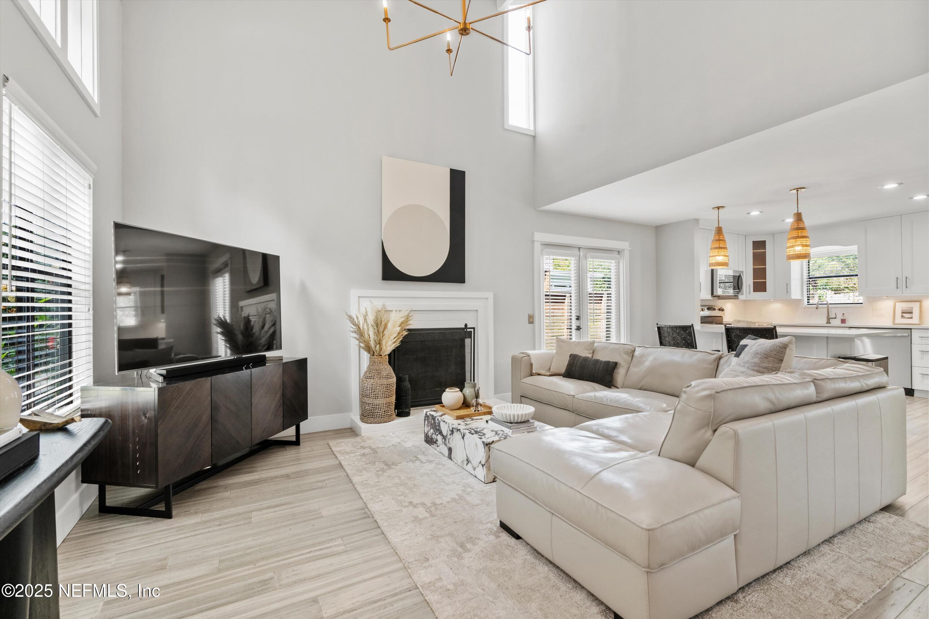 338 Magnolia Street Atlantic Beach, FL 32233 - Photo 6 of 26 05-Living Room
