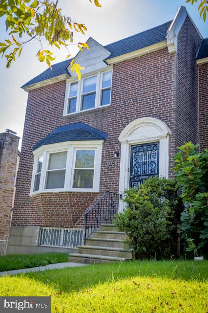 5038 Copley Road Philadelphia, PA 19144 - Photo 2 of 35 Gallery Image 2