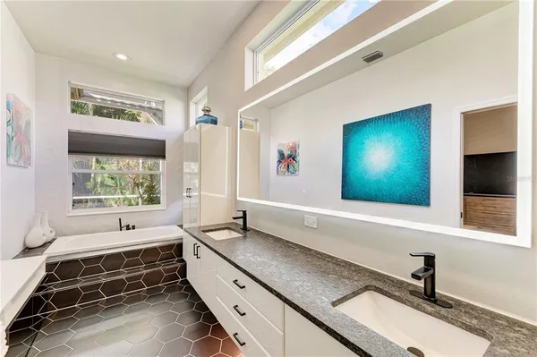 $599,000 | 6622 Oakbrooke Circle, Bradenton, FL 34202