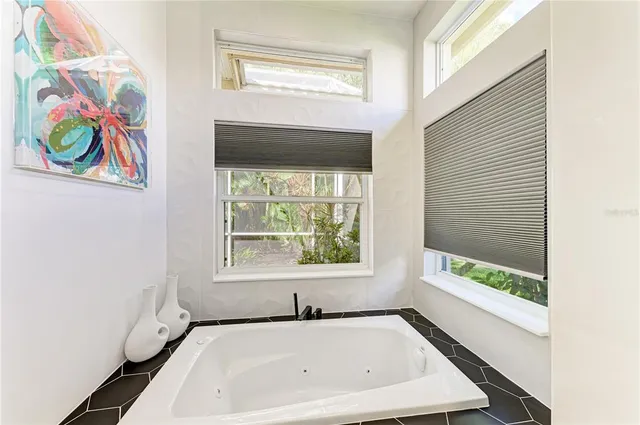 $599,000 | 6622 Oakbrooke Circle, Bradenton, FL 34202